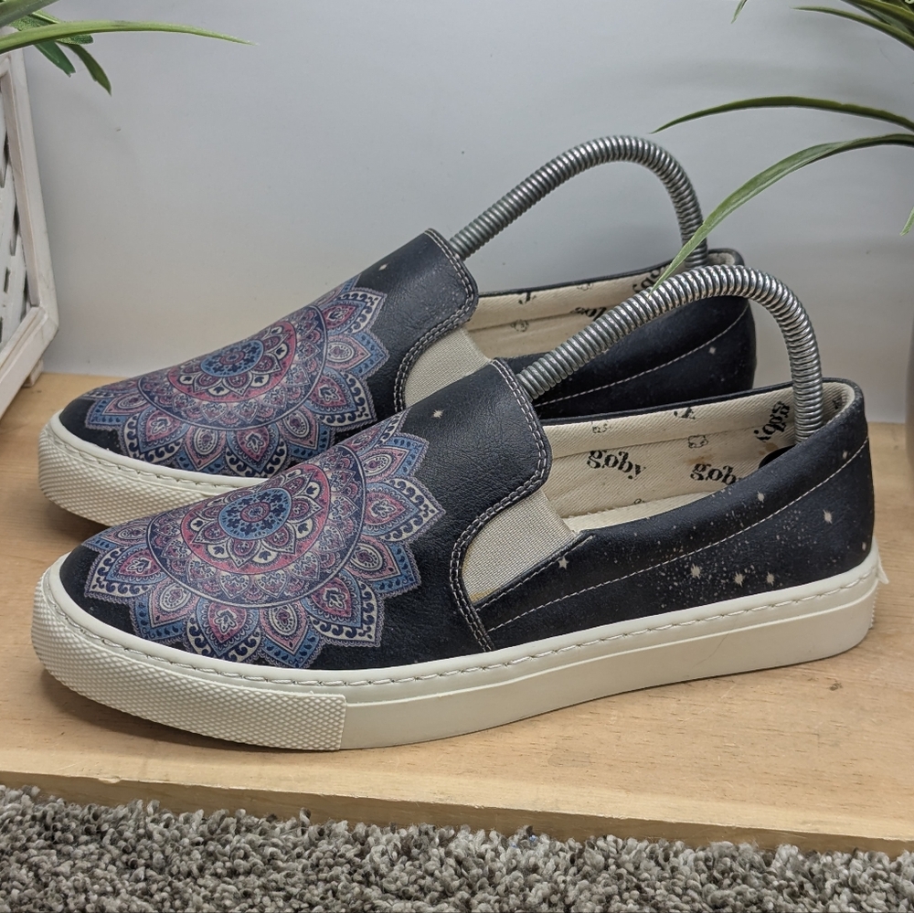 Goby Women's Size 38 US 7.5 Slip On Sneakers
